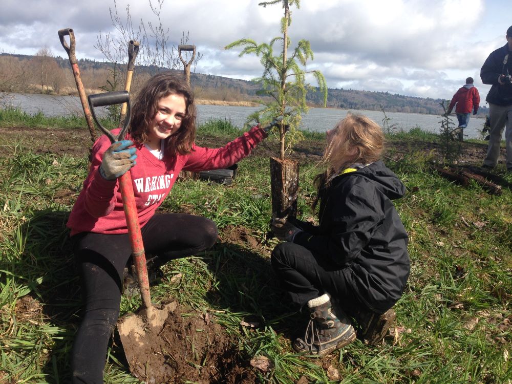 students plant at Batwater