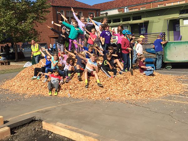 Vernon students on mulch